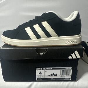 Grand Court 00sK Size 4 JH6178